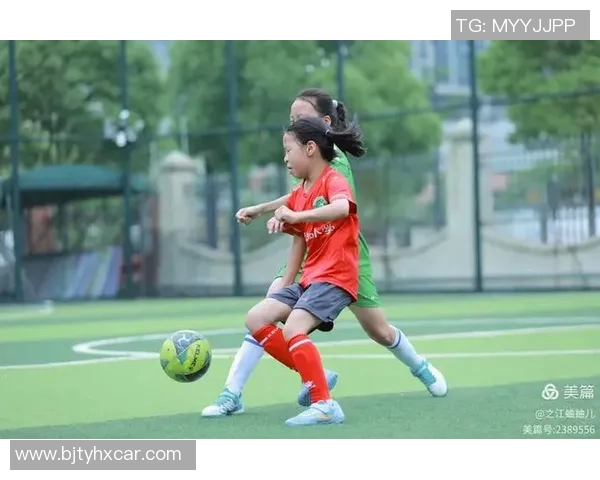 快乐足球：让每一个孩子在球场上找到自信与友谊的乐趣